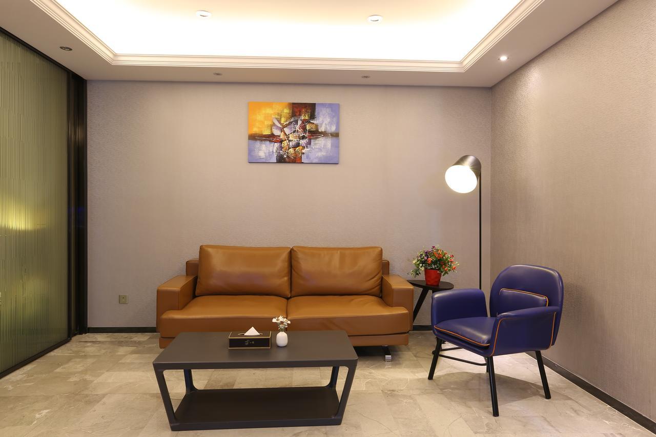Aoyou International Apartment Hotel A Mall Brunch Гуанчжоу Экстерьер фото